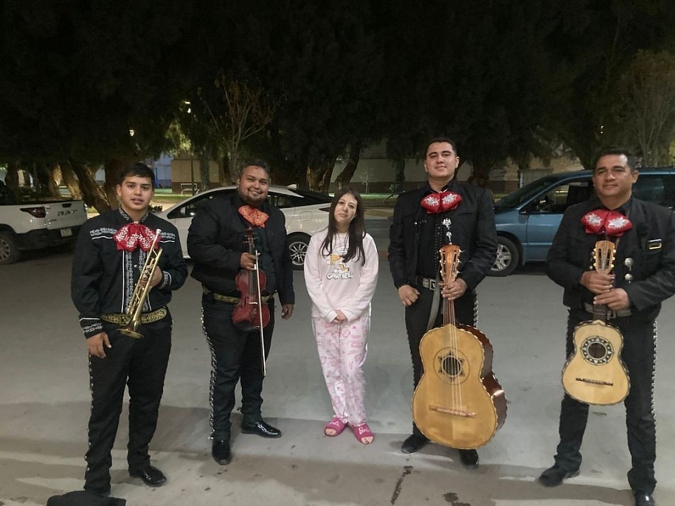 FELIZ DIA ALA QUINCEÑERA